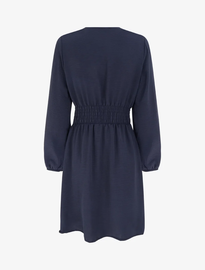 Wickelkleid mit gehämmertem Schmuckkragen - Marine