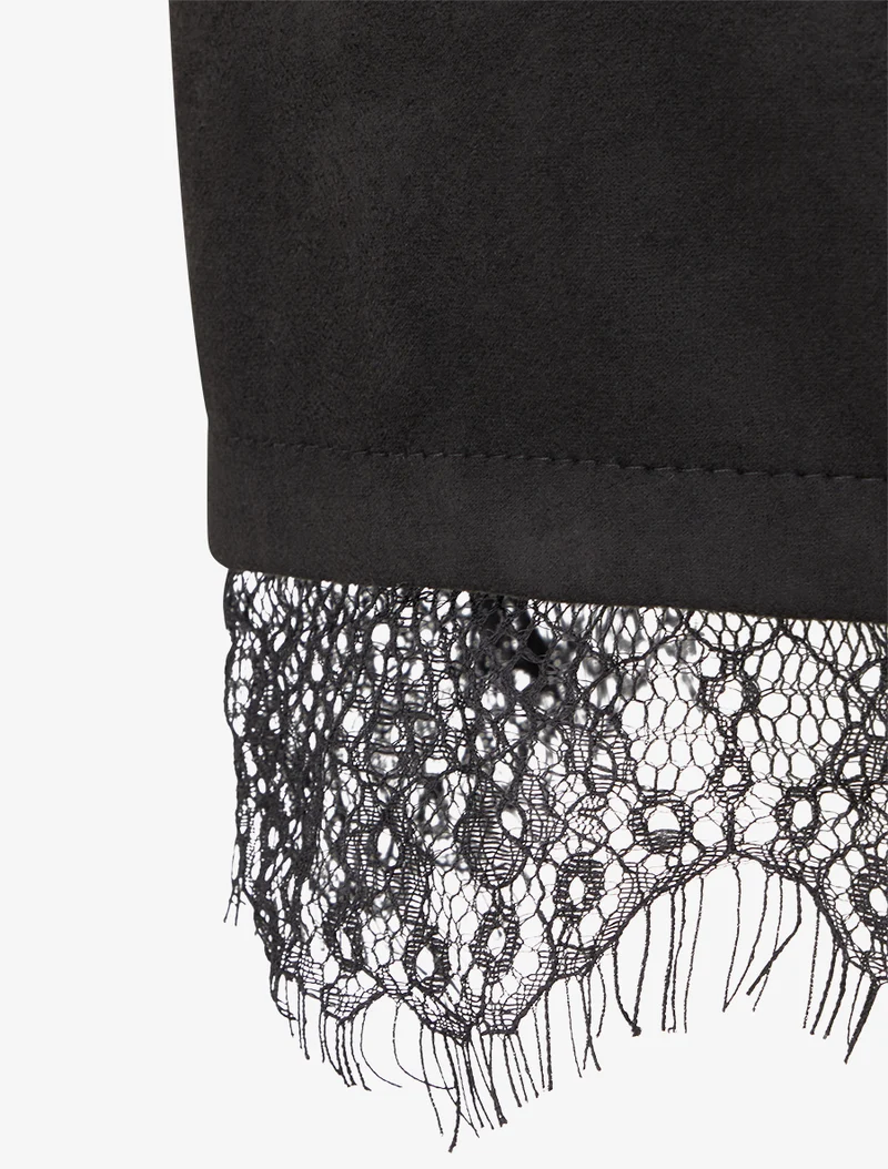 Gerades Strickkleid aus Wildleder mit Spitzenbesatz. - Marine/schwarz