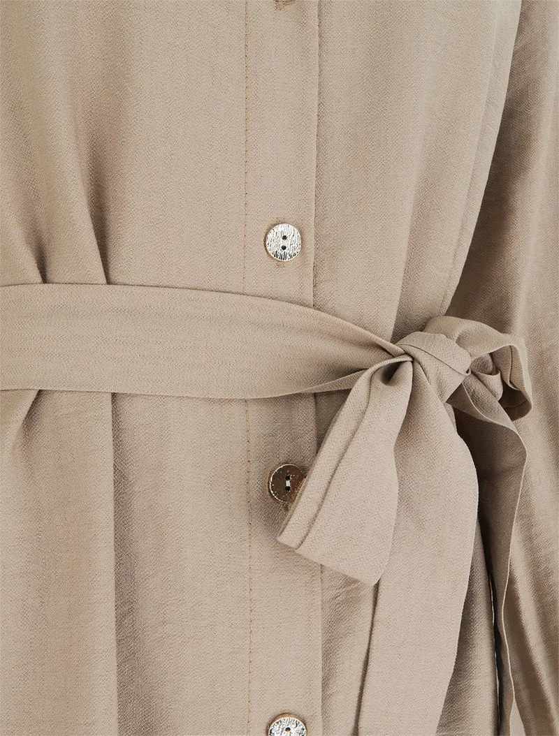 Gerade geschnittenes Hemdkleid mit langen Ärmeln - Beige