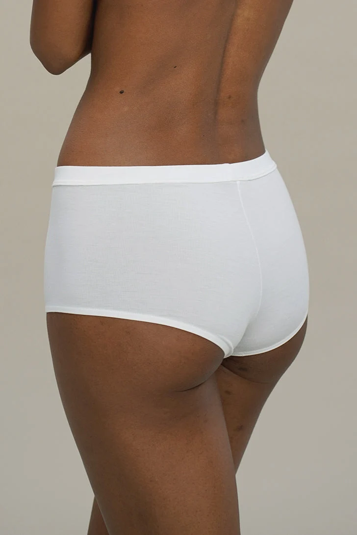 Hipster / Slip in weiss aus natürlichem MicroModal von moi-basics