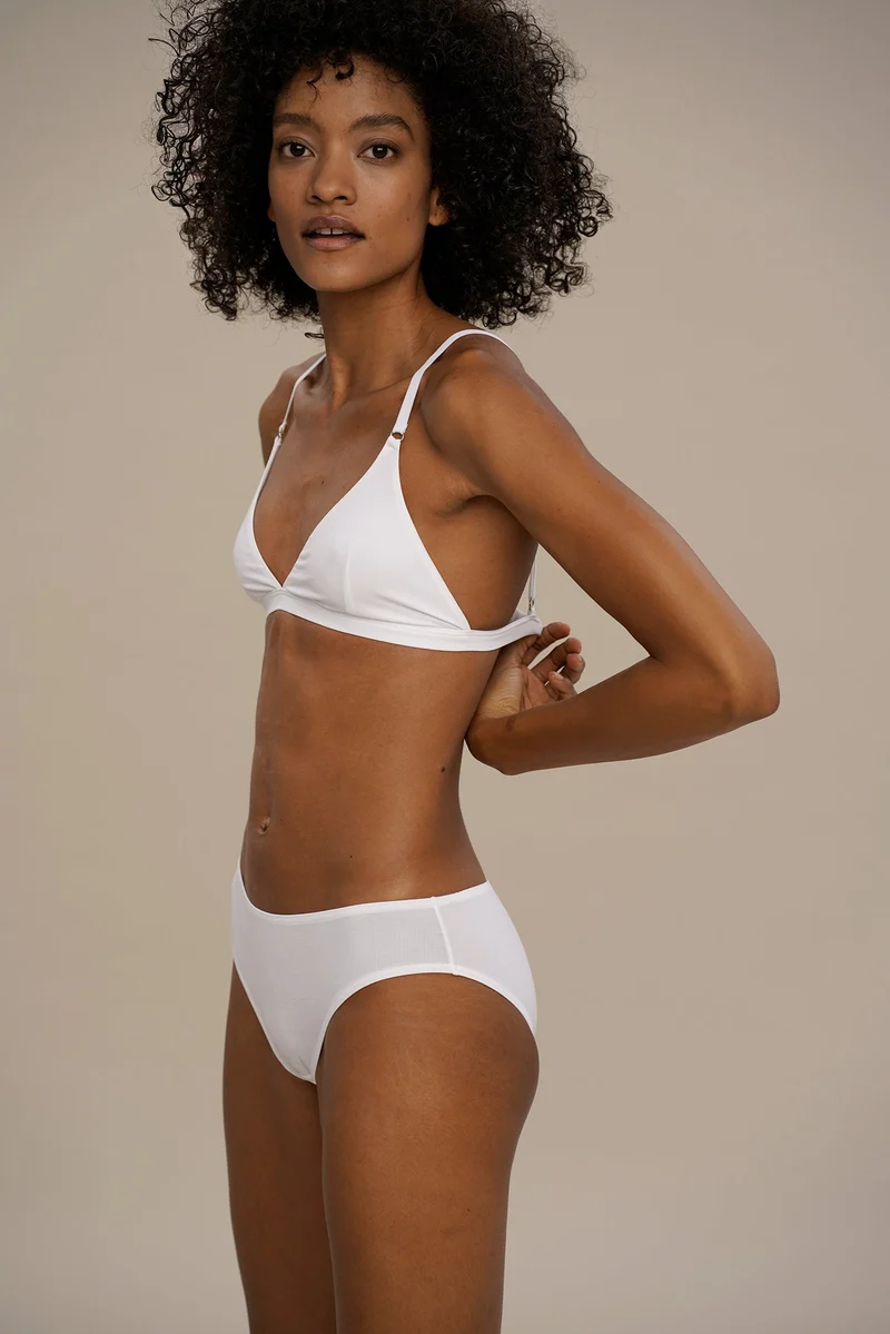 BH in weiss aus MicroModal von moi-basics
