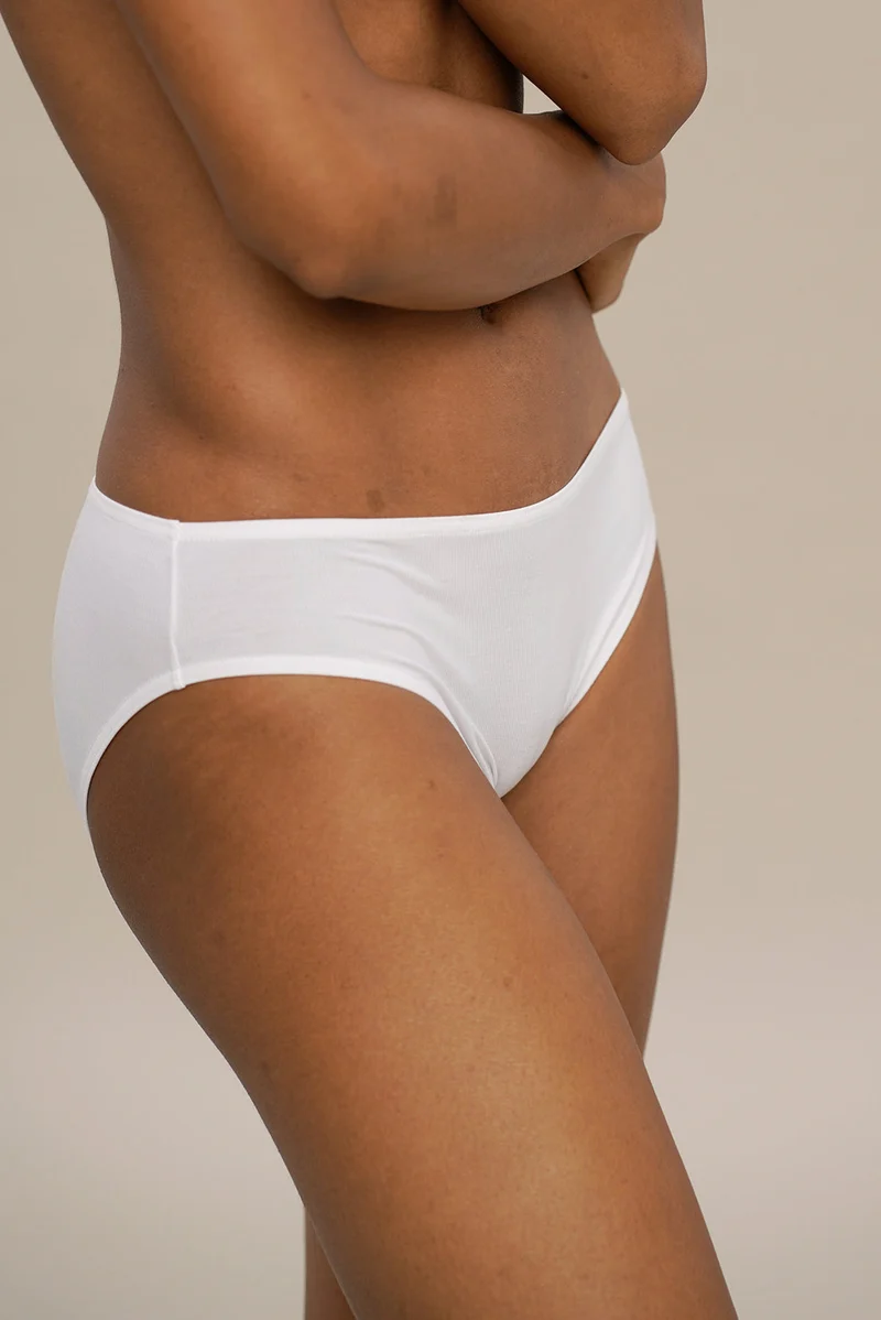 Slip in weiss aus MicroModal von moi-basics