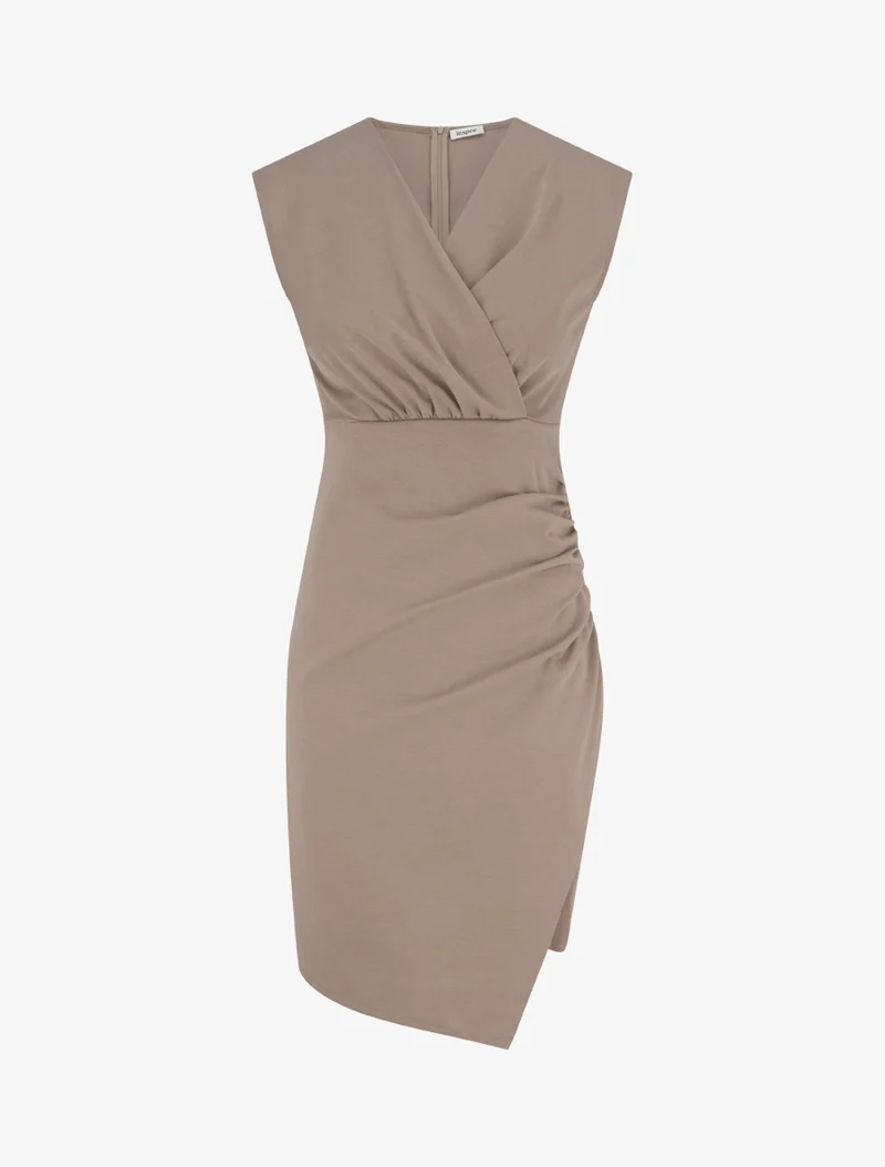 Ärmelloses Wickelkleid mit Drapierungseffekt - Beige