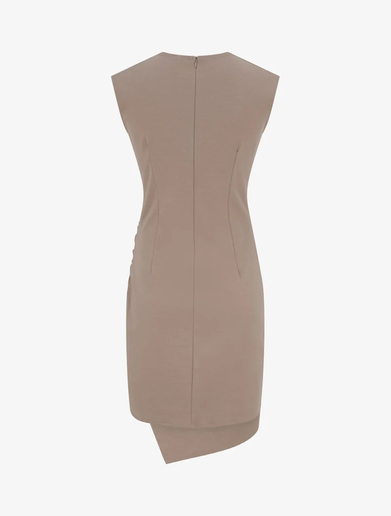Ärmelloses Wickelkleid mit Drapierungseffekt - Beige