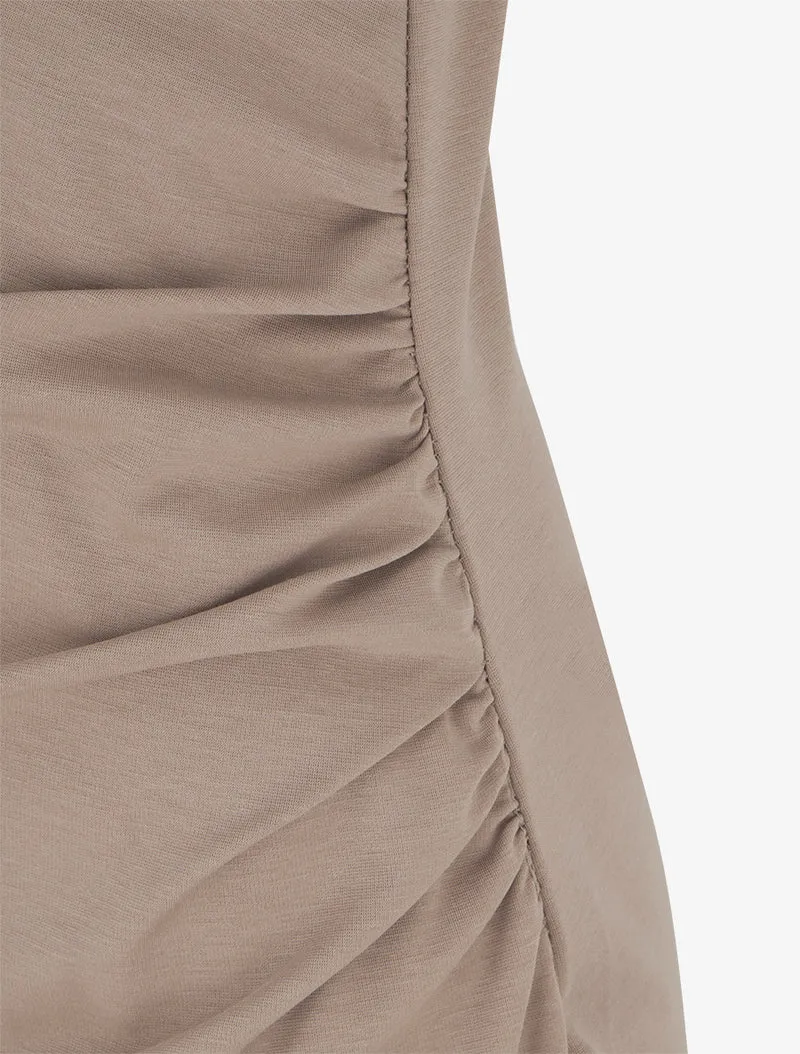 Ärmelloses Wickelkleid mit Drapierungseffekt - Beige