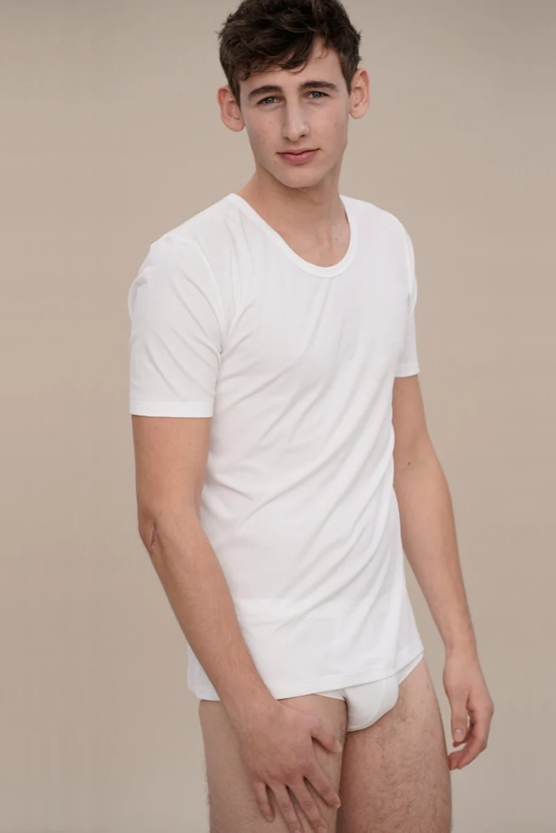 T-Shirt / Unterhemd in weiss aus natürlichem MicroModal von moi-basics