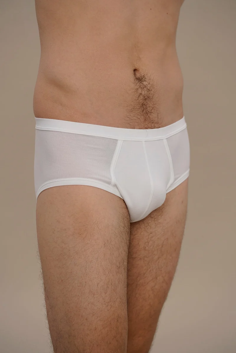 Unterhose / Brief in weiss aus natürlichem MicroModal von moi-basics