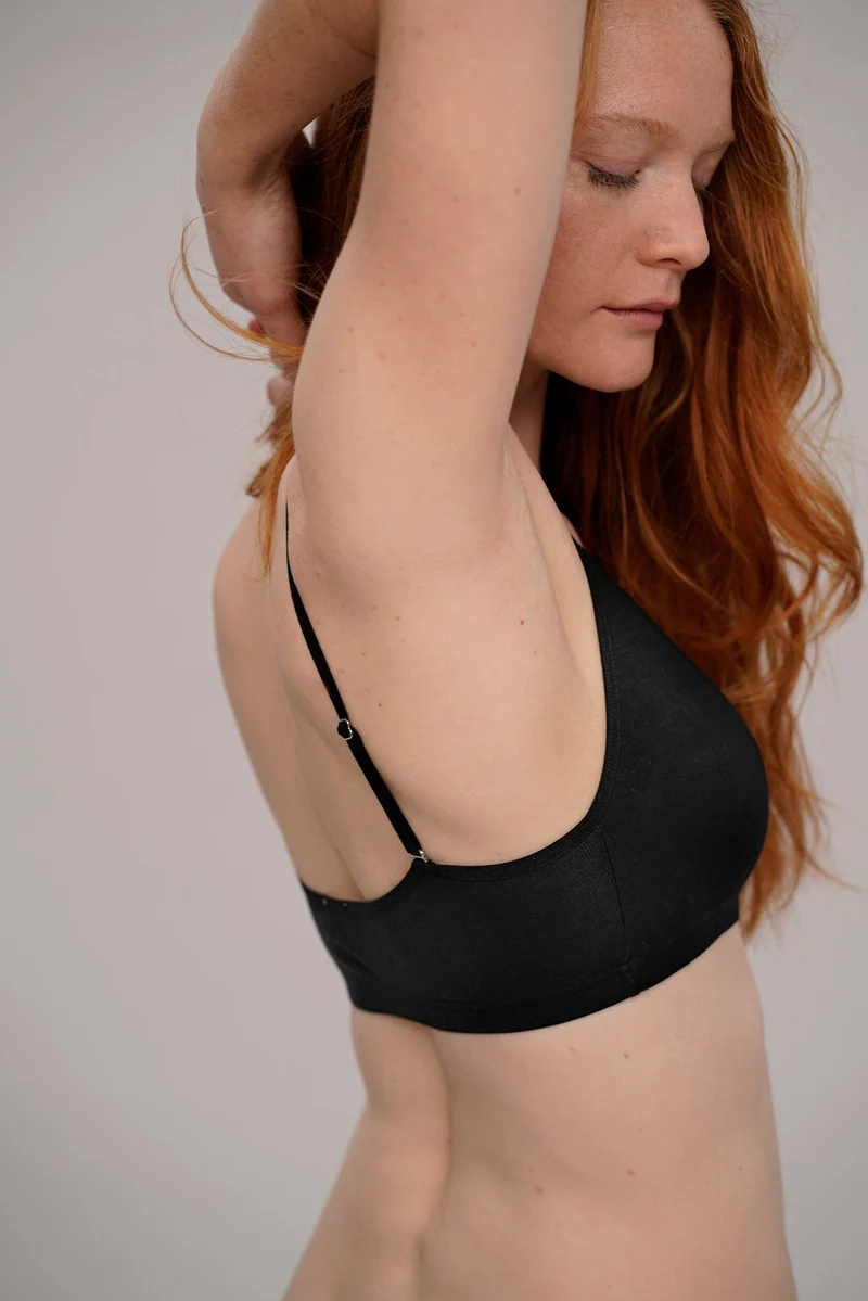 Top black / BH in schwarz aus natürlichem MicroModal von moi-basics