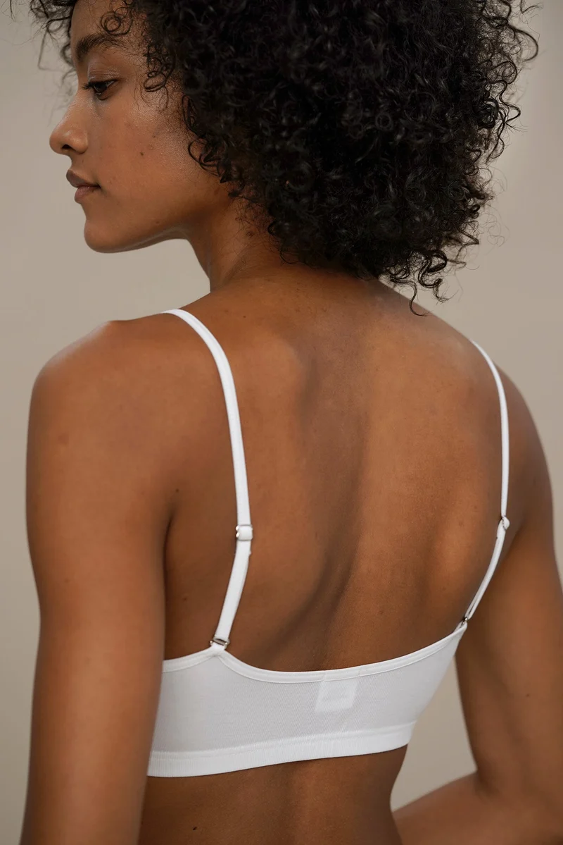 Top white / BH in weiss aus natürlichem MicroModal von moi-basics