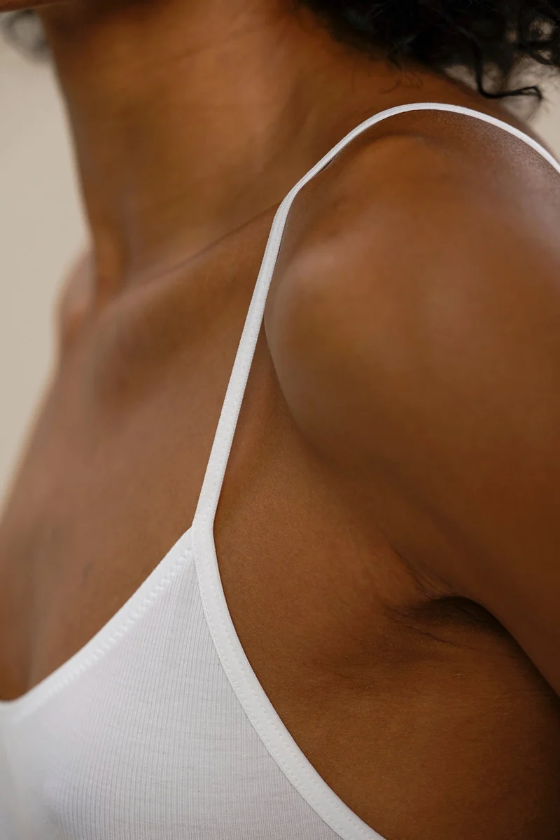 Top white / BH in weiss aus natürlichem MicroModal von moi-basics