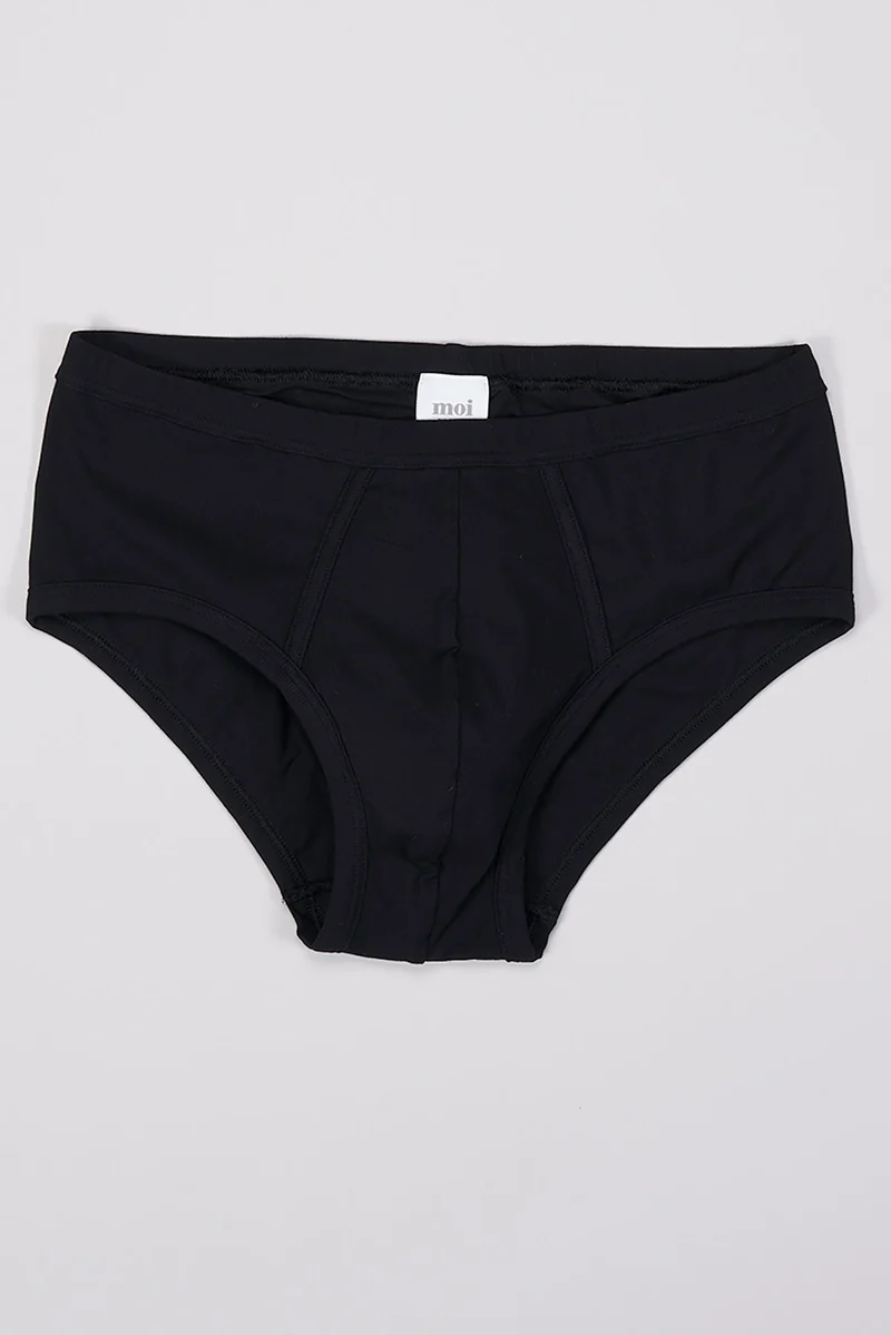Brief / Unterhose in schwarz aus natürlichem MicroModal von moi-basics