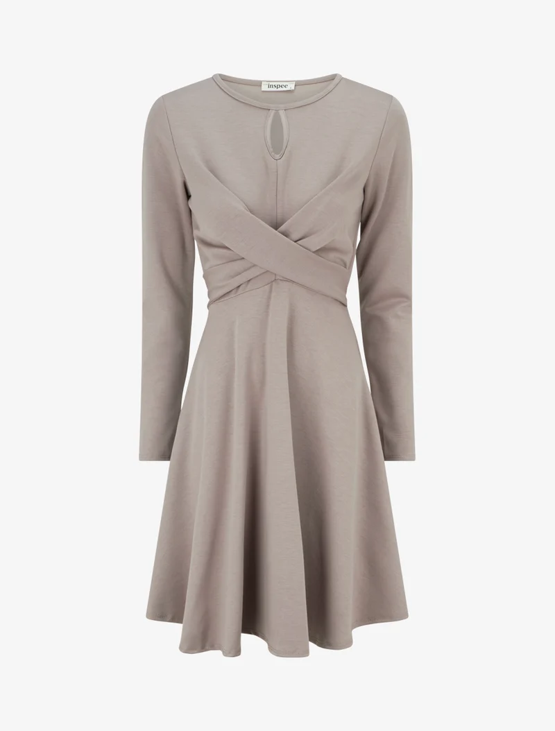 Skaterkleid mit Wickeleffekt in der Taille - Maulwurf