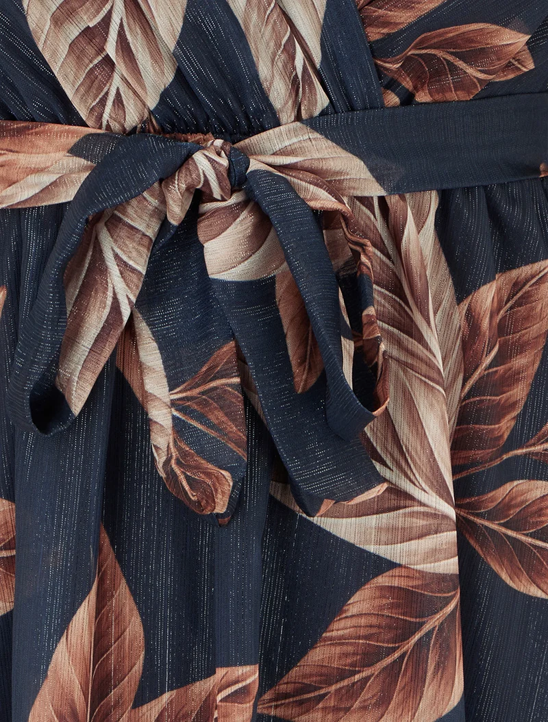 Irisierendes Kleid mit Blätterdruck und Rüschenkanten - Mitternachtsblau