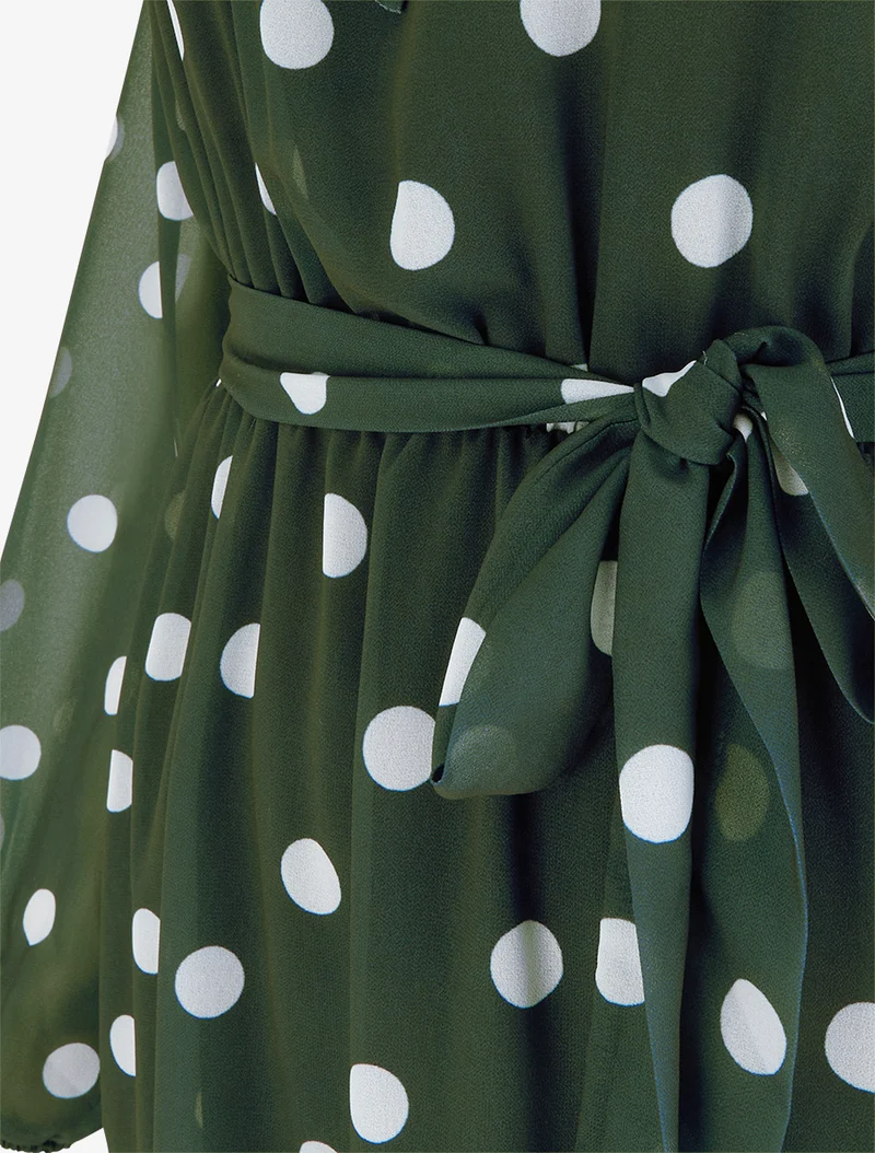 Ausgestelltes gepunktetes Kleid mit langen Ärmeln - Kaki