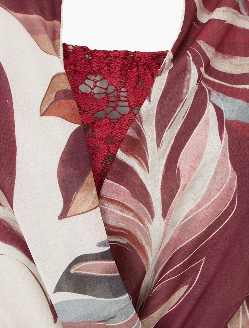 Ausgestelltes Kleid mit stilisiertem Blätterdruck - Weinrot