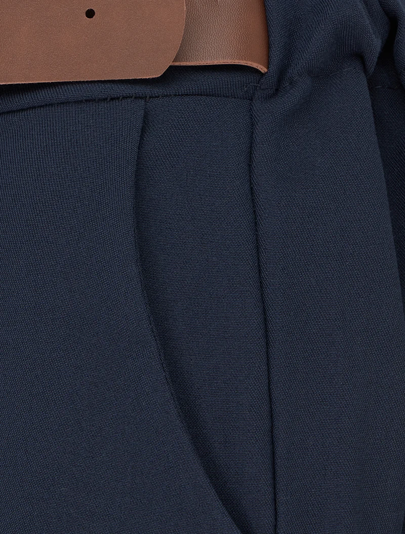 Weite Hose mit hoher Taille und dekorativem Gürtel - Marine