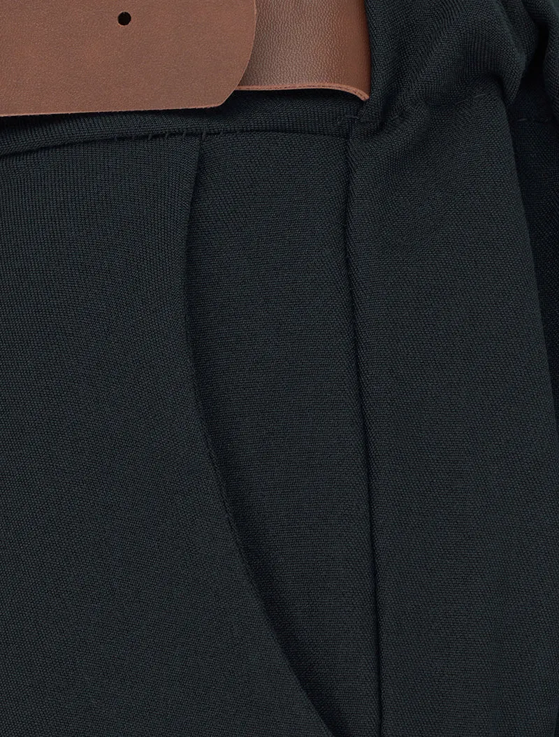 Weite Hose mit hoher Taille und dekorativem Gürtel - Schwarz