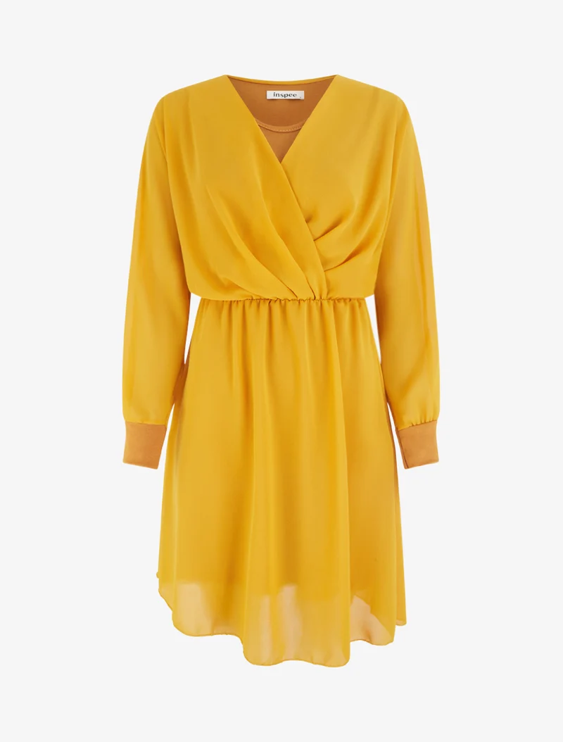 Ausgestelltes Kleid aus Voile mit Wickelausschnitt - Senf