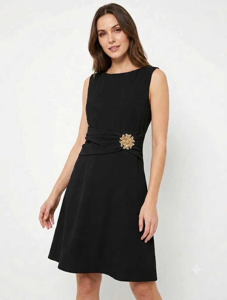 Ärmelloses Kleid mit Schmuckeinsatz - Schwarz
