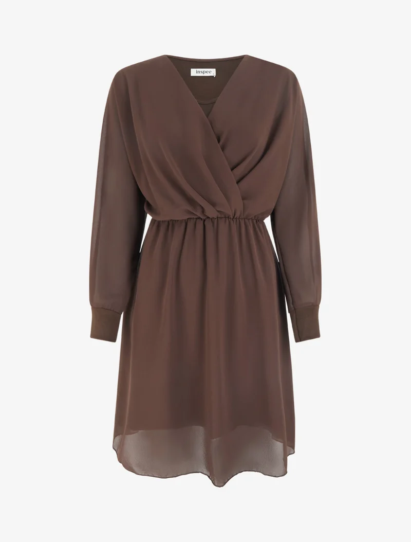 Ausgestelltes Kleid aus Voile mit Wickelkragen - Braun
