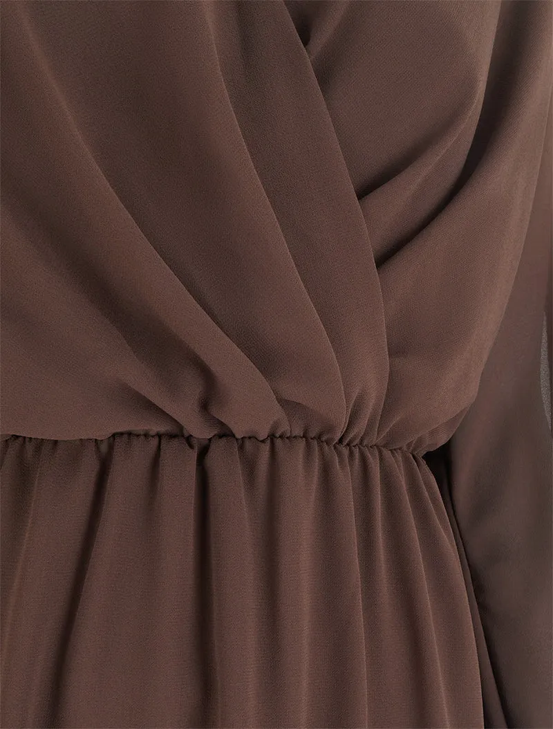 Ausgestelltes Kleid aus Voile mit Wickelkragen - Braun