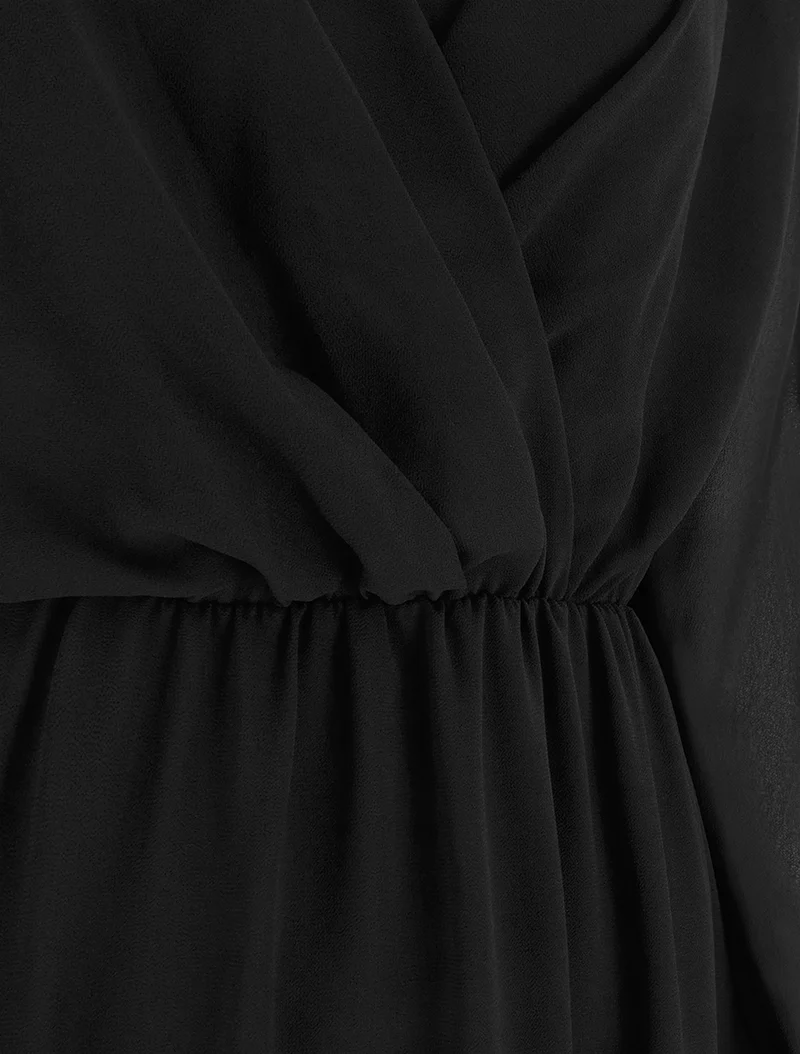 Ausgestelltes Kleid aus Voile mit Wickelkragen - Schwarz