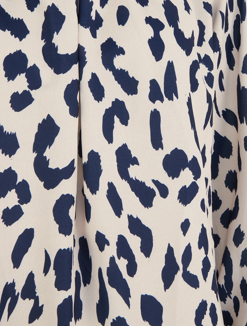 Rundhalsausschnitt Bluse mit Kuhdruck - Marine