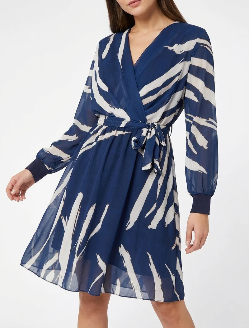 Ausgestelltes Kleid mit abstraktem Druck - Marine