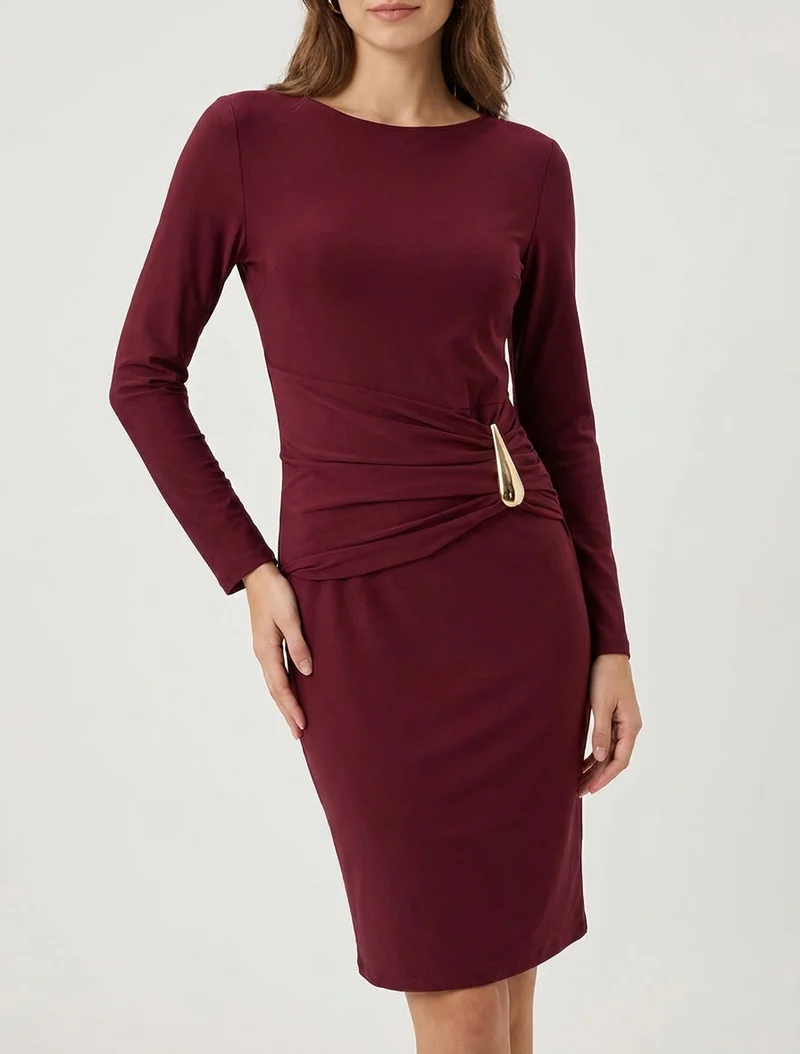 Midikleid mit Metallschmuck - Bordeaux