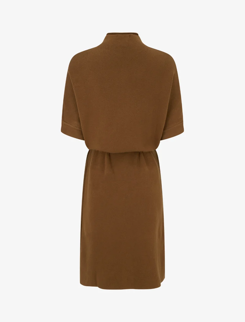 Gerade geschnittenes Strickkleid mit Gürtel. - Kamel