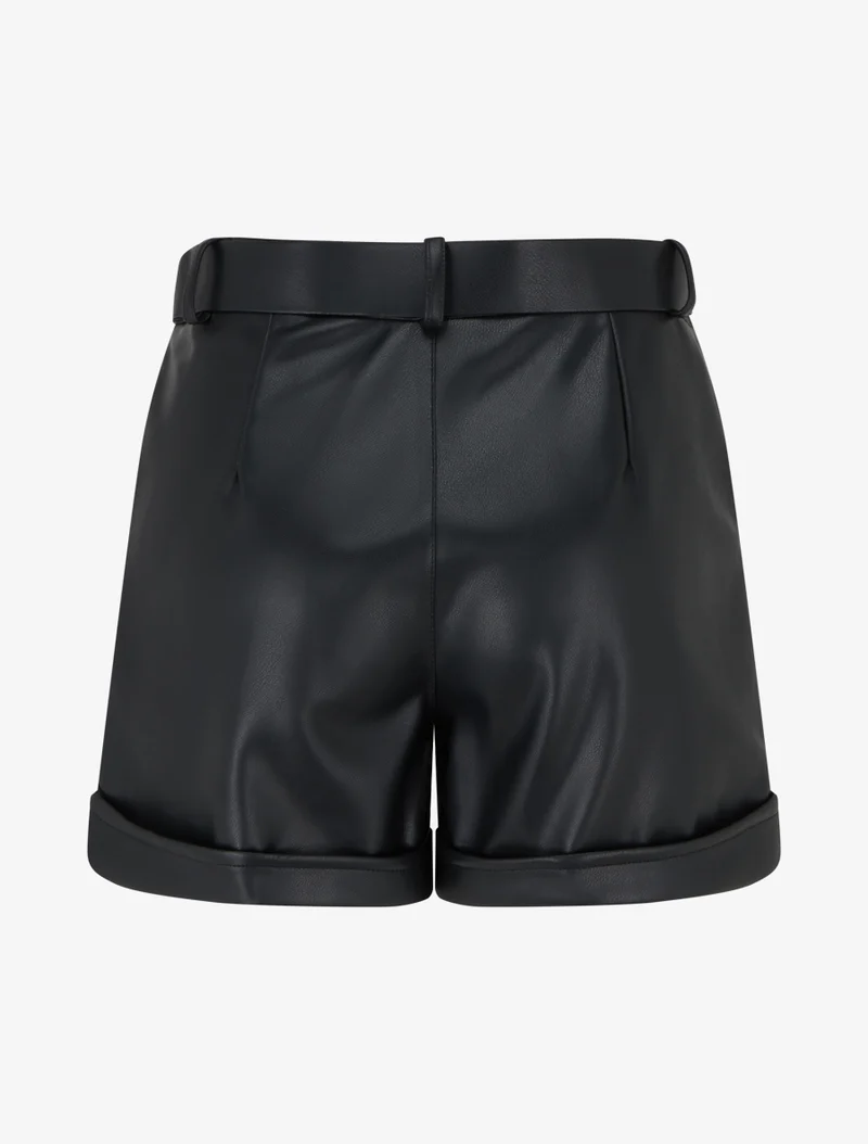 Shorts aus Kunstleder mit Umschlag - Schwarz