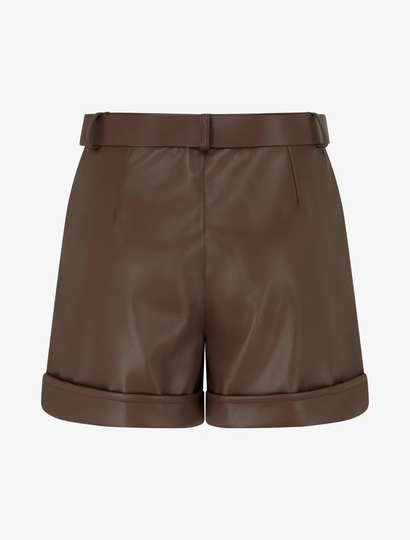 Shorts aus Kunstleder mit Umschlag - Braun