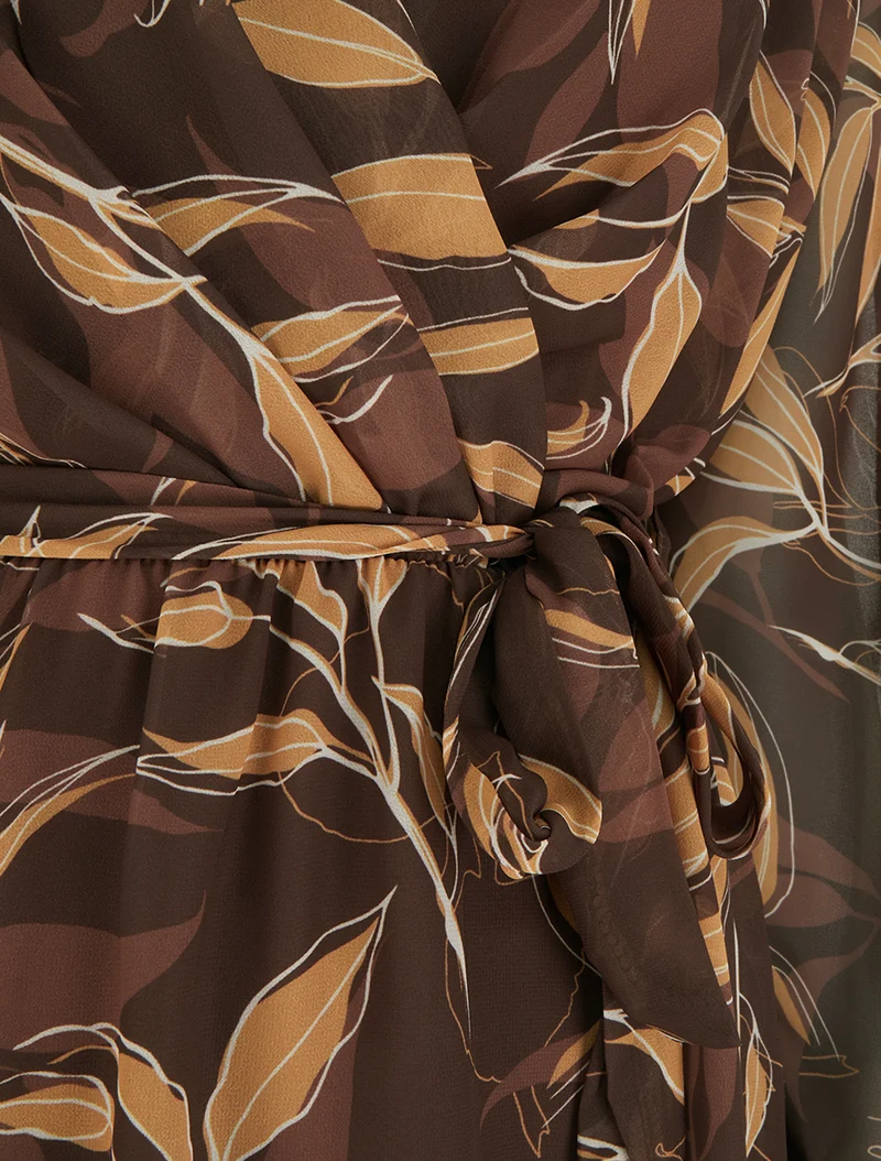 Gerades Kleid mit Blätterdruck - Braun