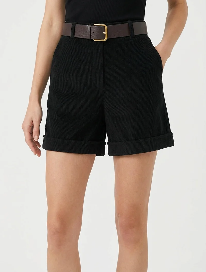 Hoch taillierte Cordshorts - Schwarz