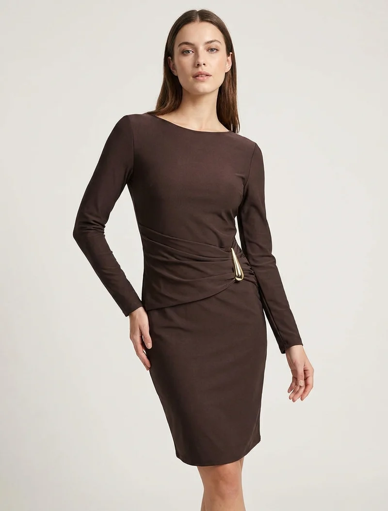 Midikleid mit Metallschmuck - Braun