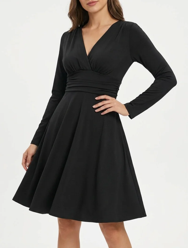 Langärmeliges Skaterkleid mit geraffter Taille - Schwarz