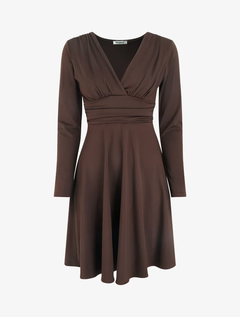 Langärmeliges Skaterkleid mit geraffter Taille - Braun
