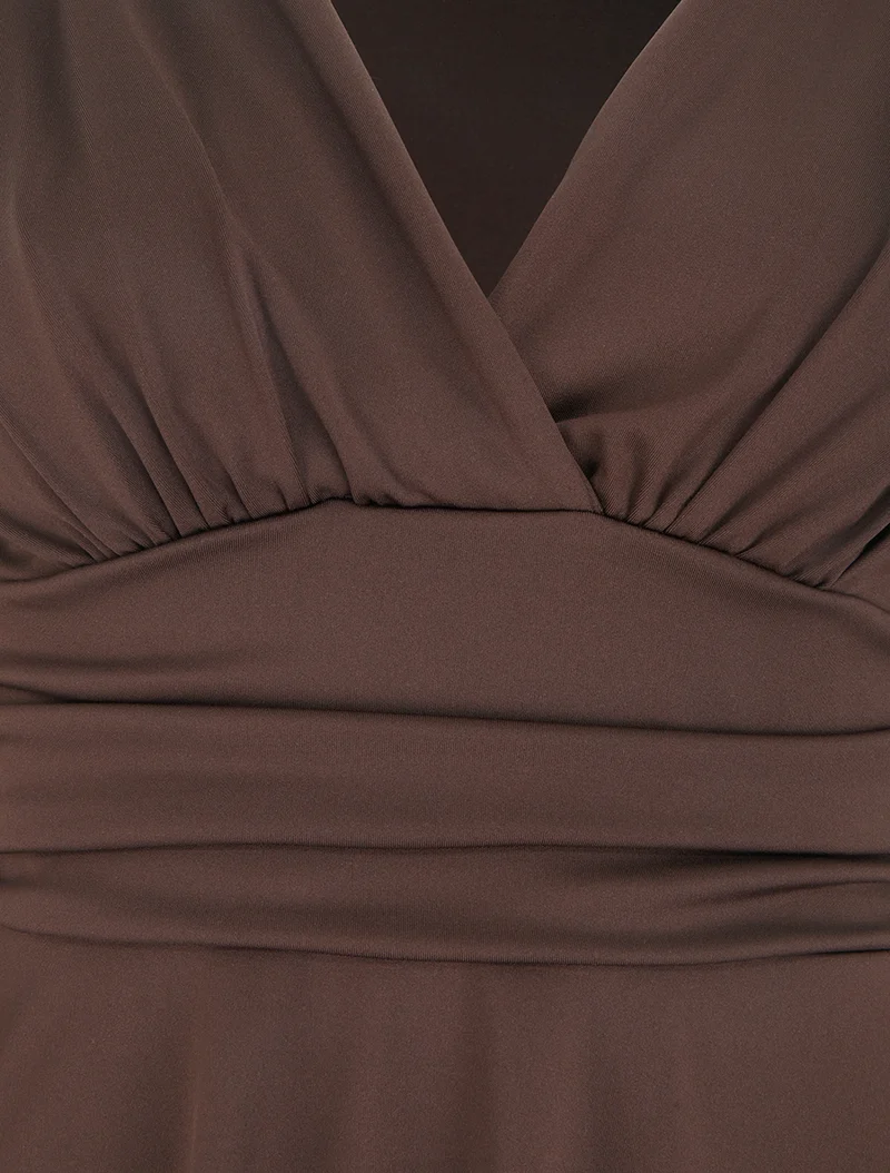 Langärmeliges Skaterkleid mit geraffter Taille - Braun
