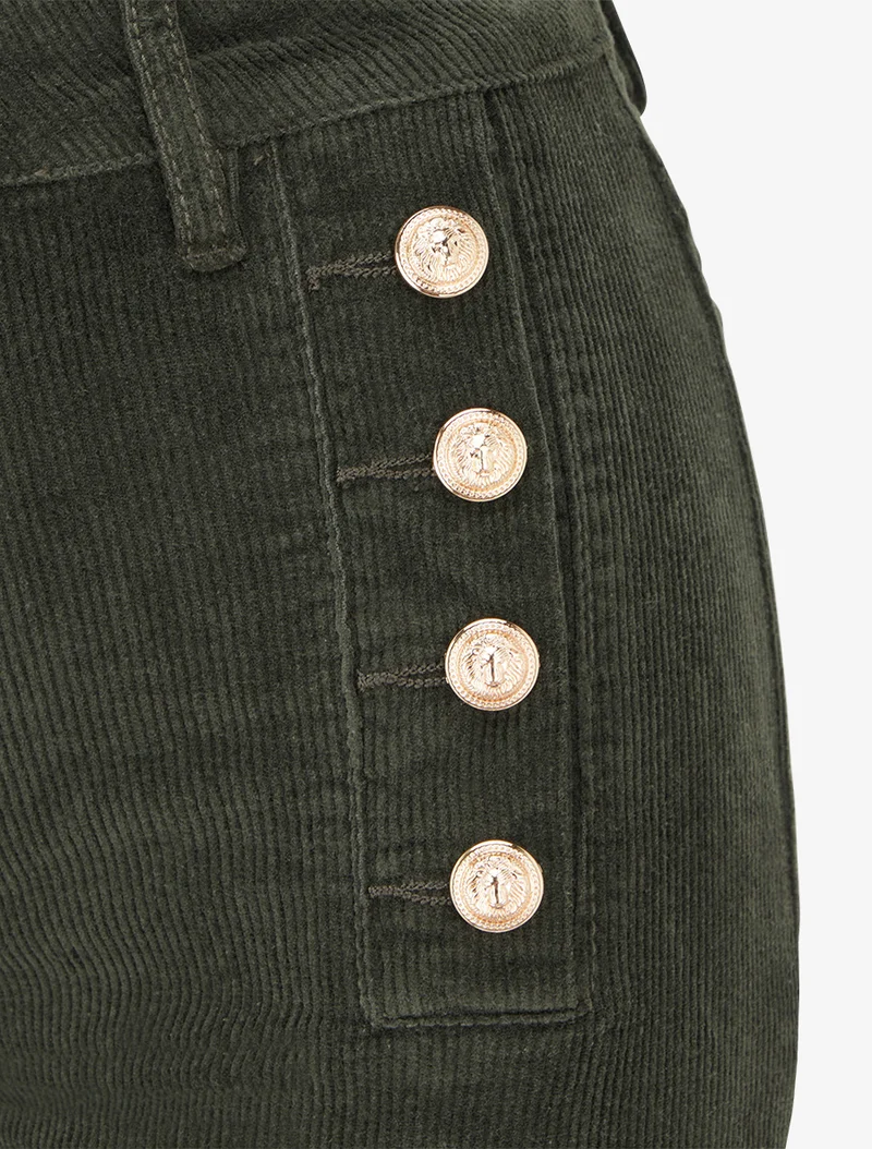 Gerippte Hose mit dekorativen Knöpfen - Kaki