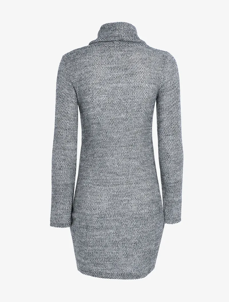 Strickkleid mit Struktur und lange Halskette - Dunkelgrau