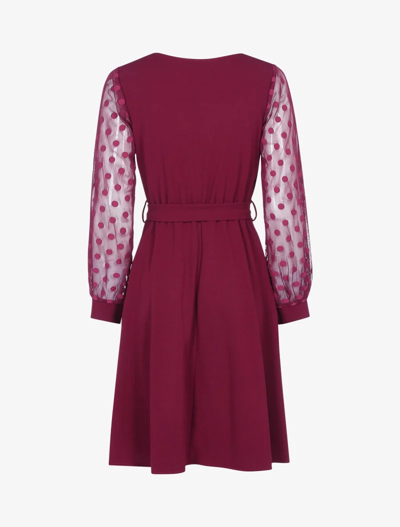 Fließendes Kleid mit transparenten Ärmeln und Punkten - Weinrot