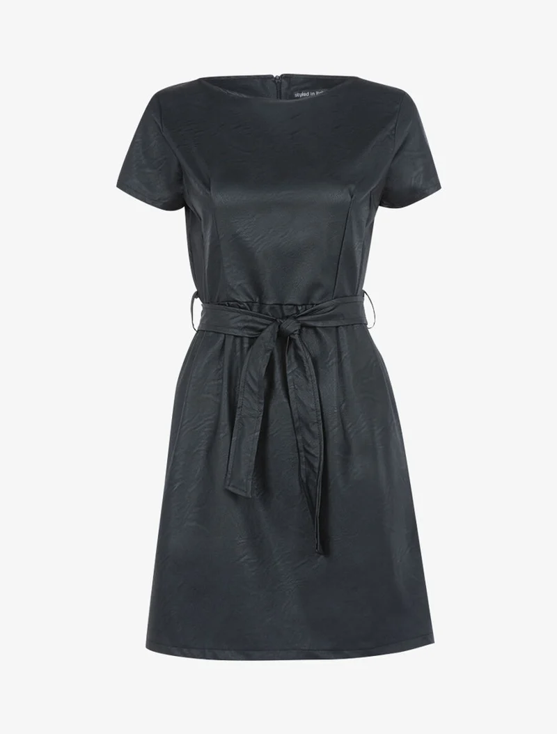 Klassisches Kleid aus Kunstleder - Schwarz