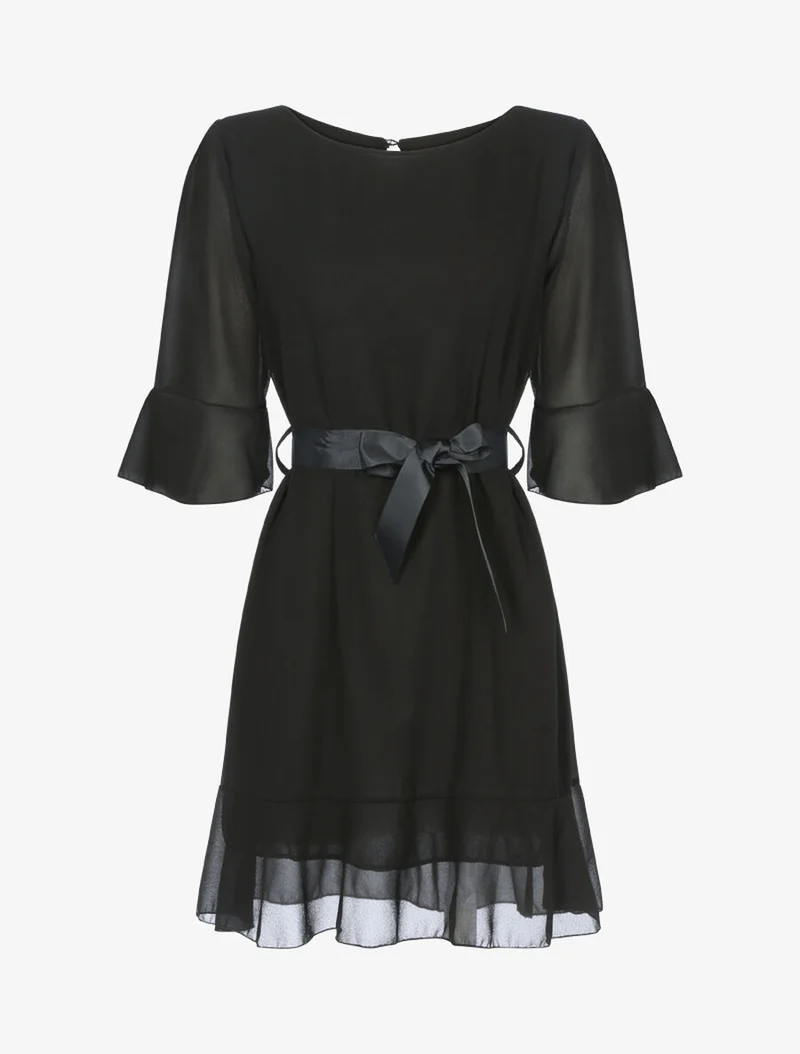 Rüschenkleid mit kontrastierendem Gürtel - Schwarz