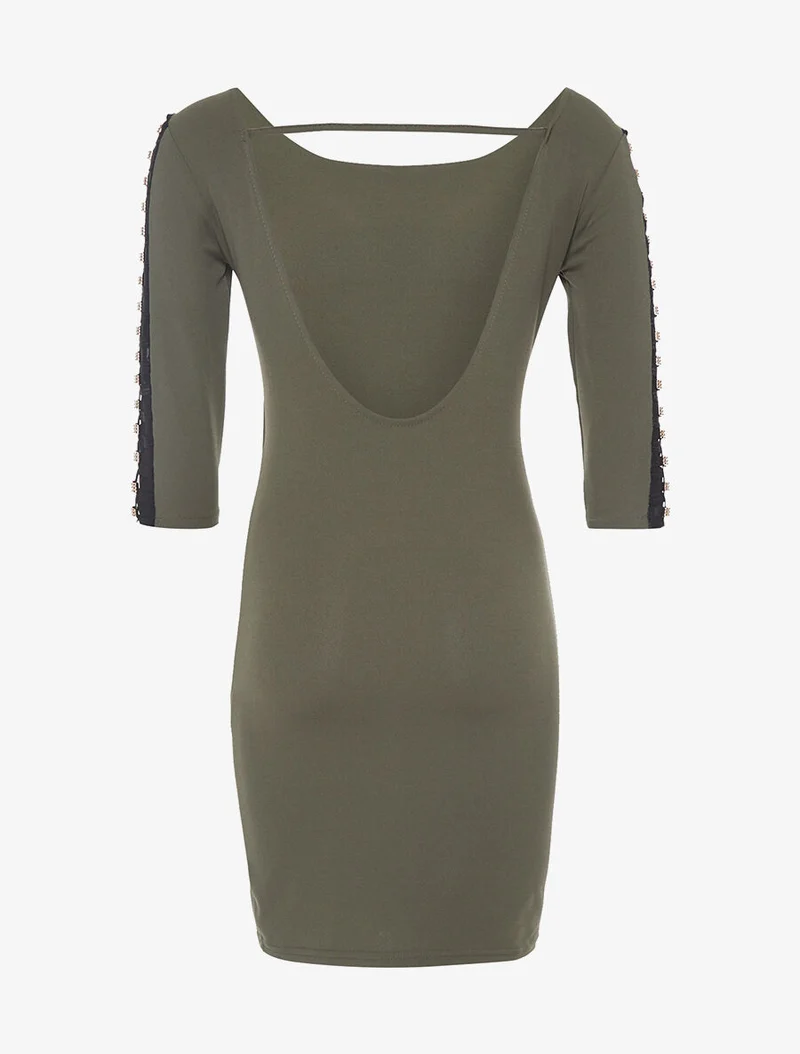 Kleid mit goldenen Armreifen - Kaki