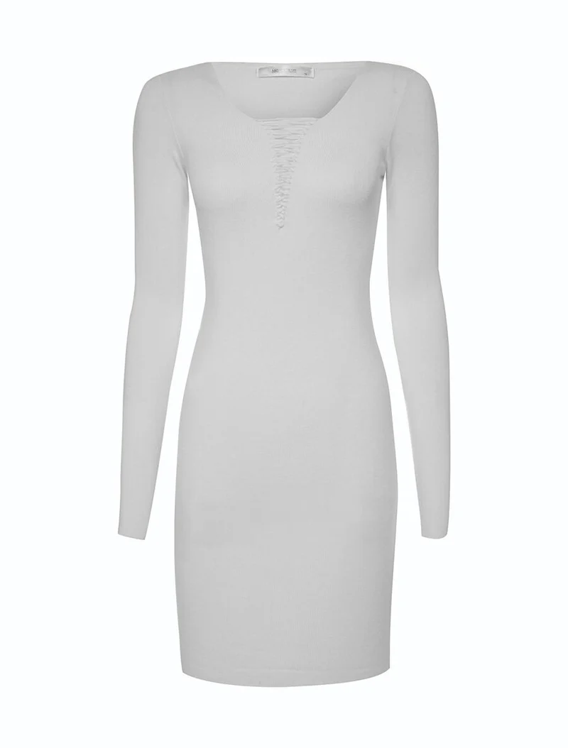 Pullkleid mit Schnürkragen - Weiß