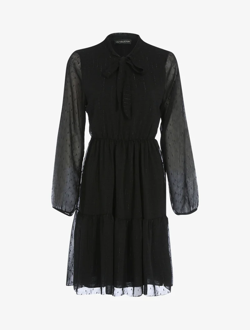 Kleid mit Lavallière-Kragen und gestickten Punkten - Schwarz