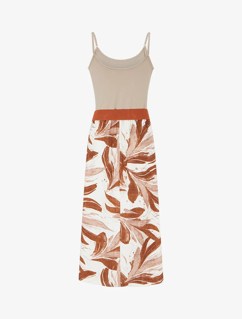 Langes Kleid mit Blattdruck - Braun