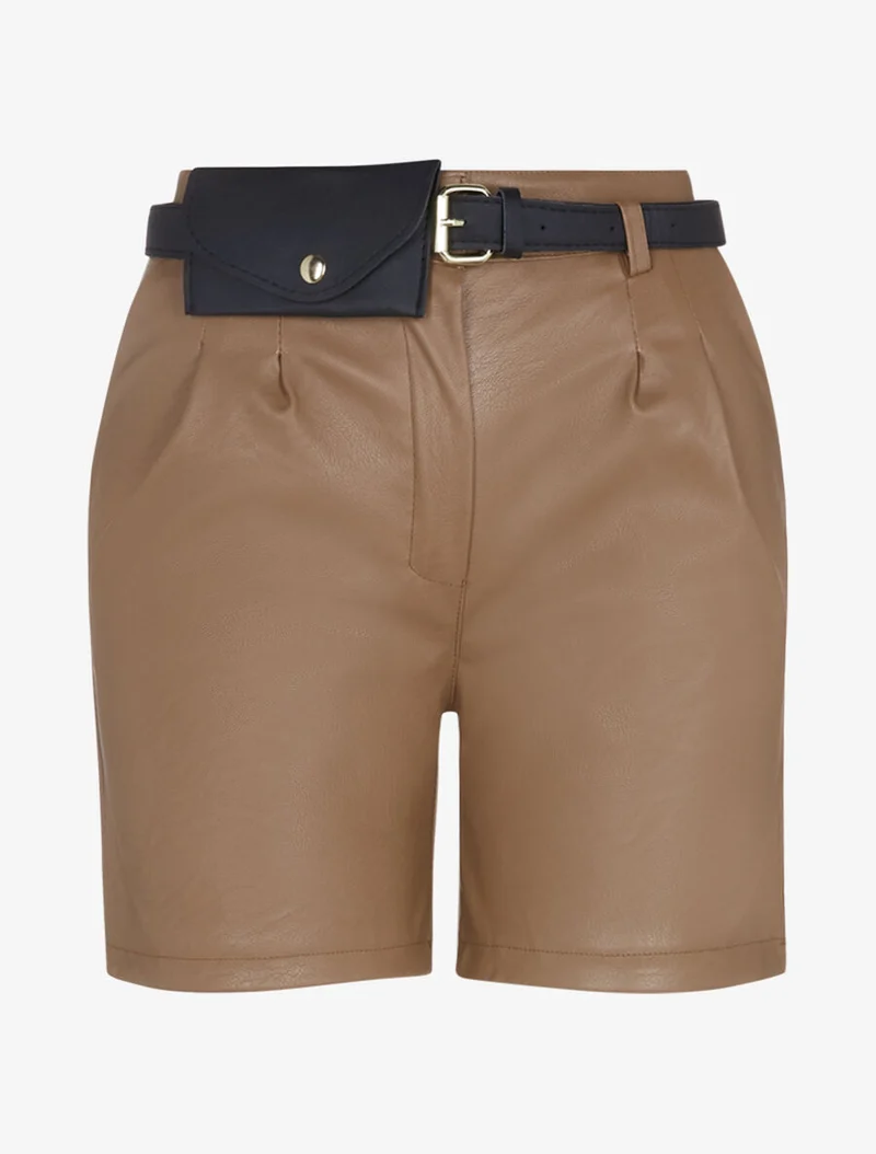 Hoch taillierte Shorts aus Kunstleder - Kamel