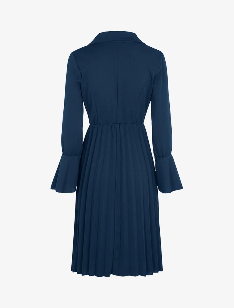 Offiziersstil-Kleid mit plissiertem Saum - Marine