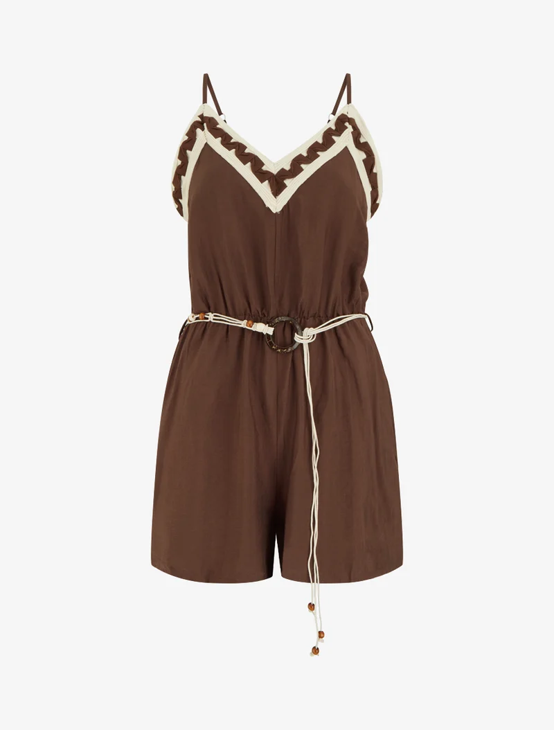 Ärmelloser Jumpsuit mit schmalen Trägern und fantasievollem Kragen - Braun